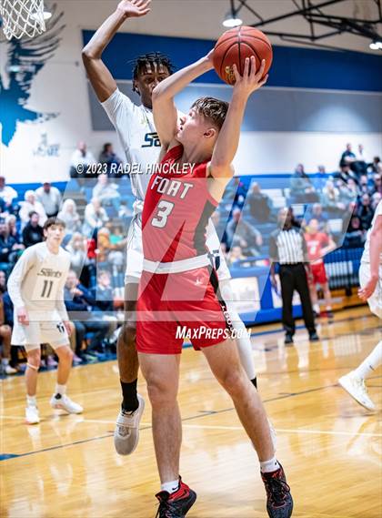 Thumbnail 1 in Fort Osage vs. Aquinas (Grain Valley Invitational) photogallery.