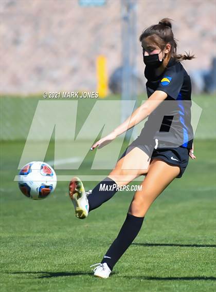 Thumbnail 1 in Phoenix Country Day vs. Page (AIA 3A Play-In) photogallery.