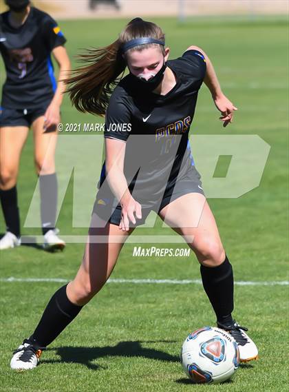 Thumbnail 1 in Phoenix Country Day vs. Page (AIA 3A Play-In) photogallery.