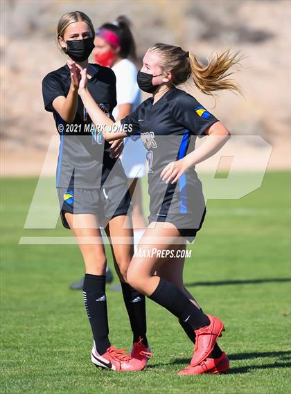 Thumbnail 3 in Phoenix Country Day vs. Page (AIA 3A Play-In) photogallery.