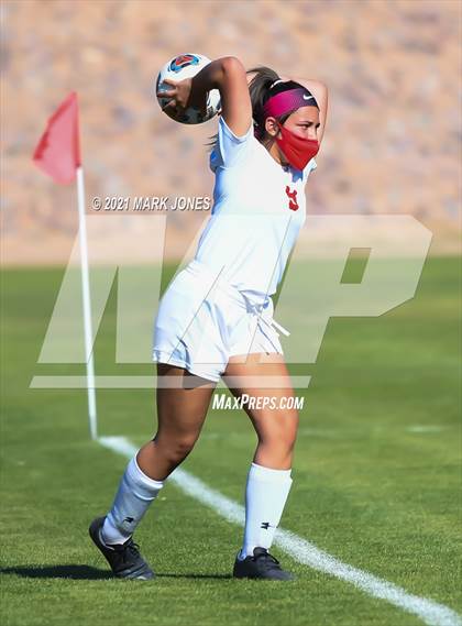 Thumbnail 2 in Phoenix Country Day vs. Page (AIA 3A Play-In) photogallery.