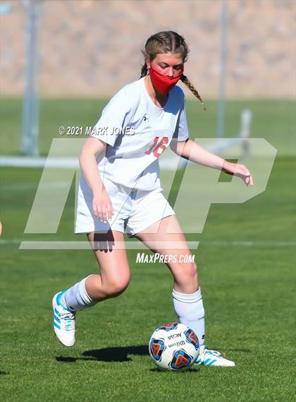 Thumbnail 1 in Phoenix Country Day vs. Page (AIA 3A Play-In) photogallery.