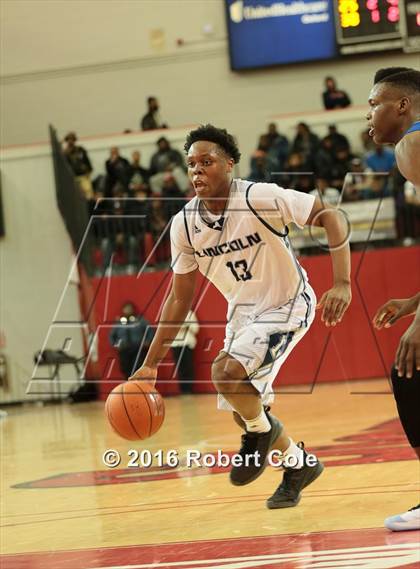 Thumbnail 3 in Westinghouse vs. Lincoln (PSAL Class AA Semifinal) photogallery.