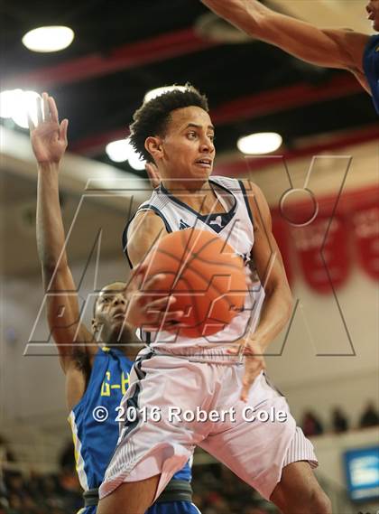 Thumbnail 1 in Westinghouse vs. Lincoln (PSAL Class AA Semifinal) photogallery.