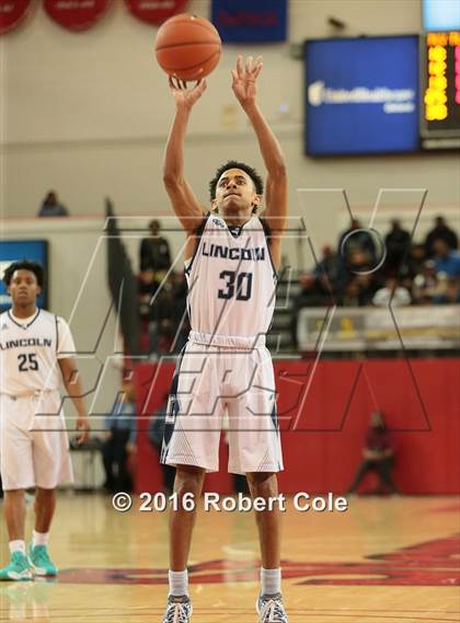 Thumbnail 1 in Westinghouse vs. Lincoln (PSAL Class AA Semifinal) photogallery.