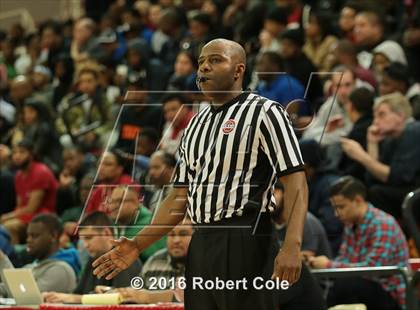 Thumbnail 3 in Westinghouse vs. Lincoln (PSAL Class AA Semifinal) photogallery.