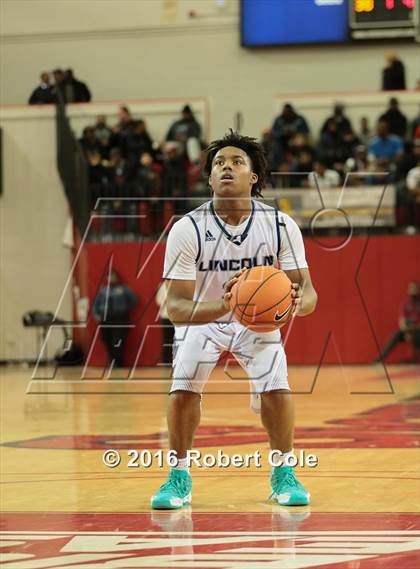 Thumbnail 3 in Westinghouse vs. Lincoln (PSAL Class AA Semifinal) photogallery.