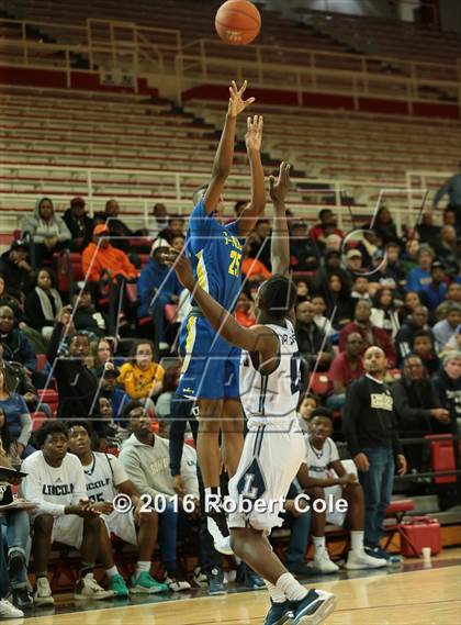 Thumbnail 3 in Westinghouse vs. Lincoln (PSAL Class AA Semifinal) photogallery.