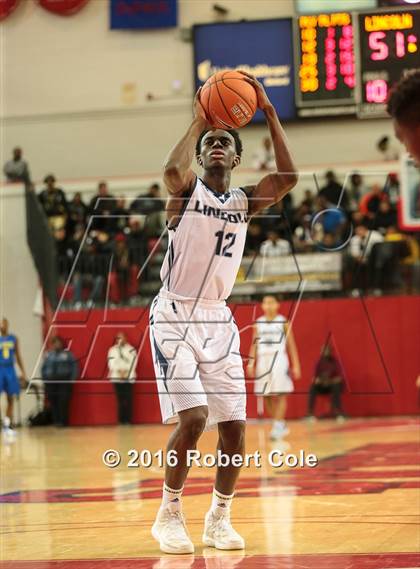 Thumbnail 3 in Westinghouse vs. Lincoln (PSAL Class AA Semifinal) photogallery.