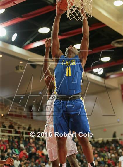 Thumbnail 2 in Westinghouse vs. Lincoln (PSAL Class AA Semifinal) photogallery.