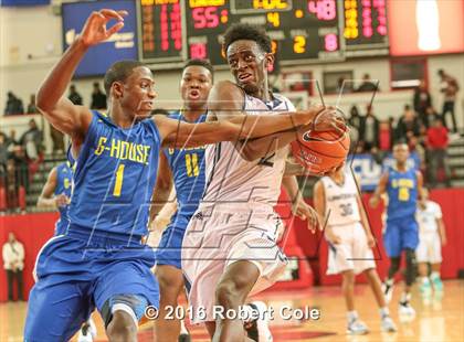 Thumbnail 3 in Westinghouse vs. Lincoln (PSAL Class AA Semifinal) photogallery.