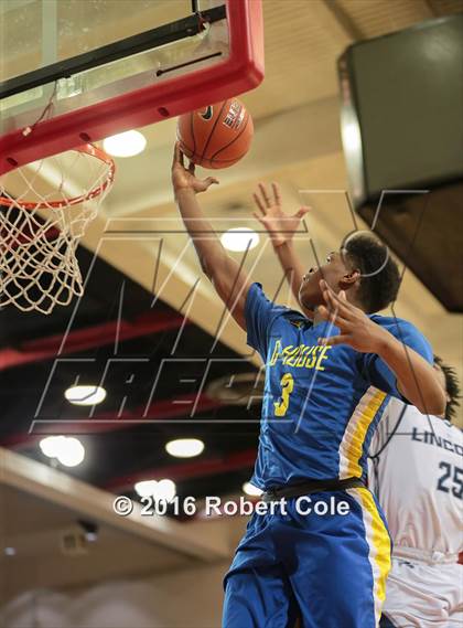 Thumbnail 2 in Westinghouse vs. Lincoln (PSAL Class AA Semifinal) photogallery.
