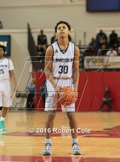 Thumbnail 3 in Westinghouse vs. Lincoln (PSAL Class AA Semifinal) photogallery.