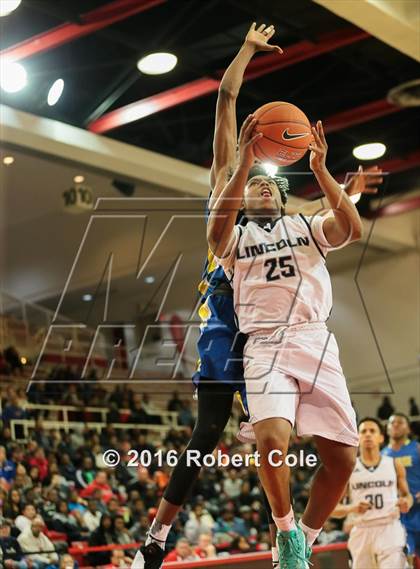 Thumbnail 2 in Westinghouse vs. Lincoln (PSAL Class AA Semifinal) photogallery.