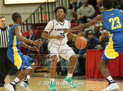 Thumbnail 3 in Westinghouse vs. Lincoln (PSAL Class AA Semifinal) photogallery.