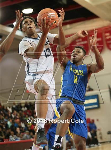 Thumbnail 2 in Westinghouse vs. Lincoln (PSAL Class AA Semifinal) photogallery.