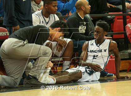 Thumbnail 1 in Westinghouse vs. Lincoln (PSAL Class AA Semifinal) photogallery.
