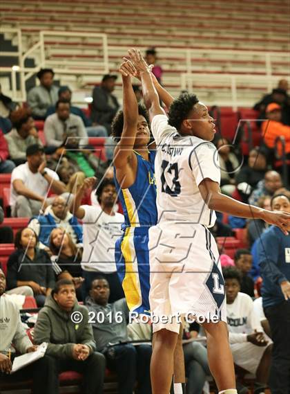 Thumbnail 2 in Westinghouse vs. Lincoln (PSAL Class AA Semifinal) photogallery.