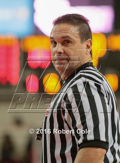 Thumbnail 2 in Westinghouse vs. Lincoln (PSAL Class AA Semifinal) photogallery.