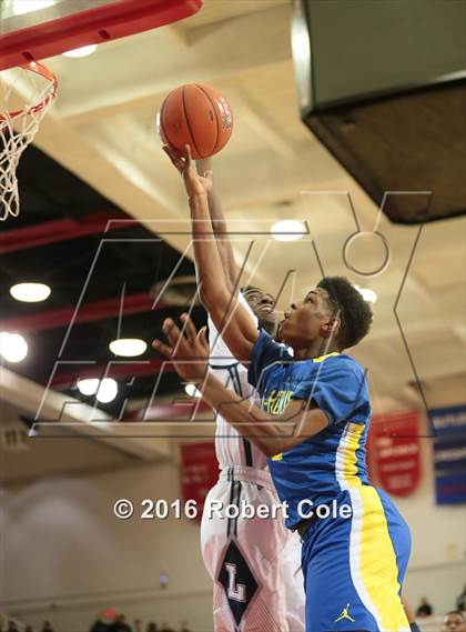 Thumbnail 3 in Westinghouse vs. Lincoln (PSAL Class AA Semifinal) photogallery.