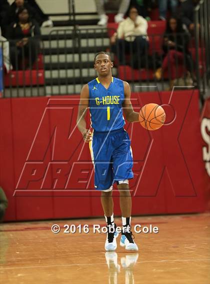 Thumbnail 1 in Westinghouse vs. Lincoln (PSAL Class AA Semifinal) photogallery.