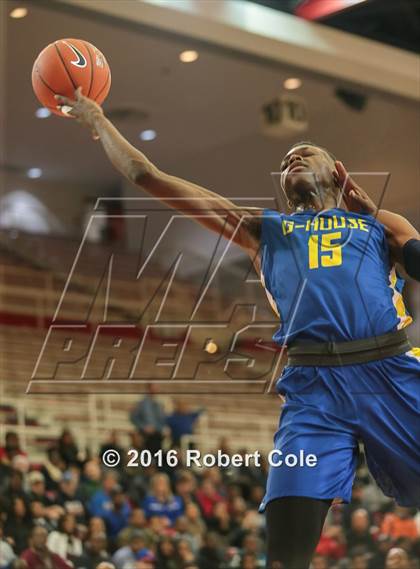 Thumbnail 2 in Westinghouse vs. Lincoln (PSAL Class AA Semifinal) photogallery.