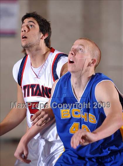 Thumbnail 1 in Bakersfield Christian vs Tesoro (MaxPreps Holiday Classic) photogallery.