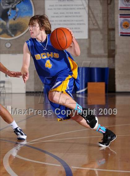 Thumbnail 3 in Bakersfield Christian vs Tesoro (MaxPreps Holiday Classic) photogallery.