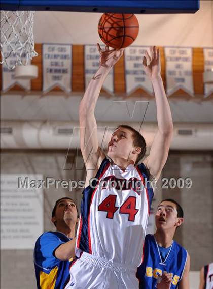Thumbnail 3 in Bakersfield Christian vs Tesoro (MaxPreps Holiday Classic) photogallery.