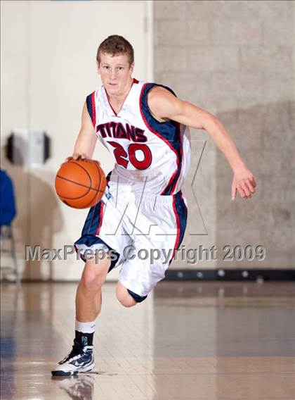 Thumbnail 2 in Bakersfield Christian vs Tesoro (MaxPreps Holiday Classic) photogallery.