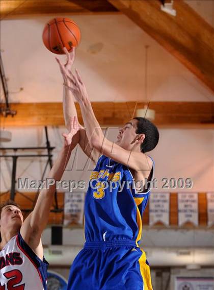 Thumbnail 1 in Bakersfield Christian vs Tesoro (MaxPreps Holiday Classic) photogallery.
