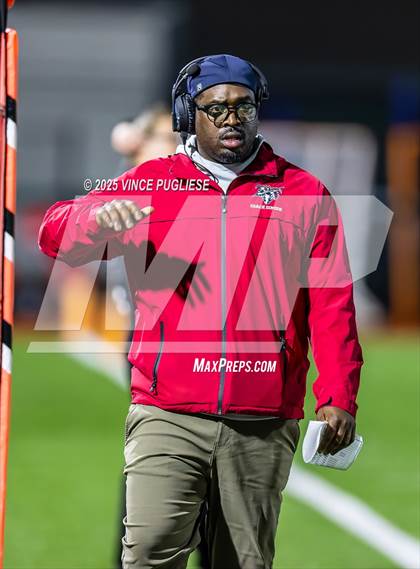 Thumbnail 1 in Kennedy Catholic @ Graham-Kapowsin (WIAA State 4A Playoffs) photogallery.