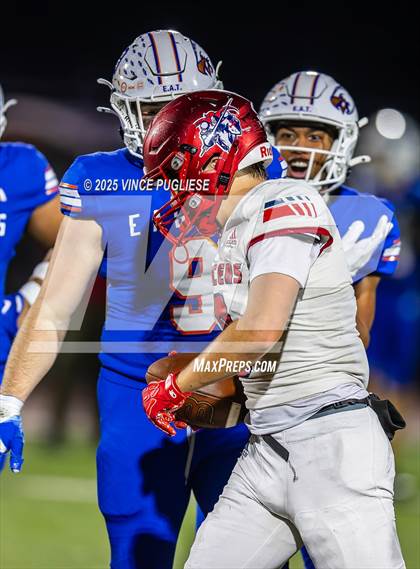 Thumbnail 1 in Kennedy Catholic @ Graham-Kapowsin (WIAA State 4A Playoffs) photogallery.