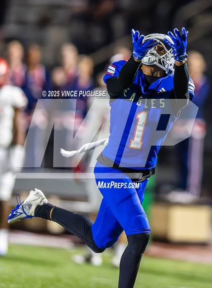 Thumbnail 1 in Kennedy Catholic @ Graham-Kapowsin (WIAA 4A Round 1) photogallery.