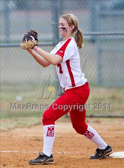Thumbnail 3 in Tomball vs Round Rock (Bryan-College Station Tournament) photogallery.