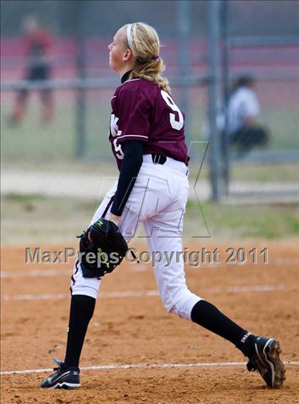 Thumbnail 1 in Tomball vs Round Rock (Bryan-College Station Tournament) photogallery.