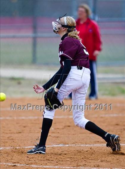 Thumbnail 3 in Tomball vs Round Rock (Bryan-College Station Tournament) photogallery.