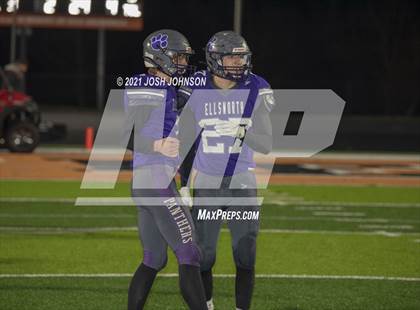 Thumbnail 2 in Ellsworth vs. Freedom (WIAA D4 Level 4 Playoff) photogallery.