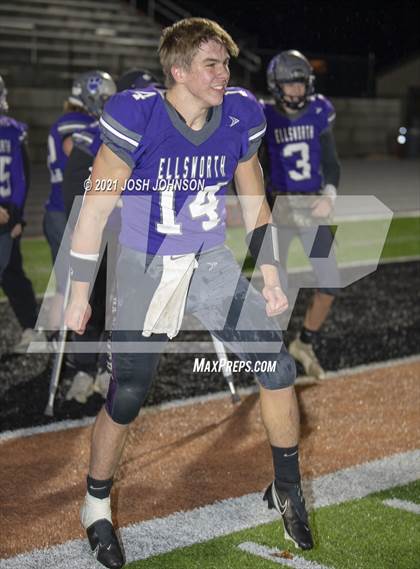 Thumbnail 3 in Ellsworth vs. Freedom (WIAA D4 Level 4 Playoff) photogallery.