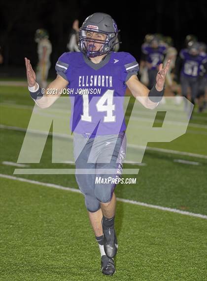 Thumbnail 3 in Ellsworth vs. Freedom (WIAA D4 Level 4 Playoff) photogallery.