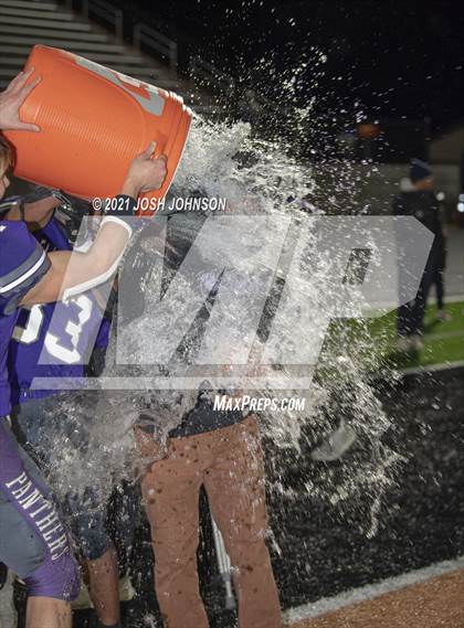 Thumbnail 1 in Ellsworth vs. Freedom (WIAA D4 Level 4 Playoff) photogallery.