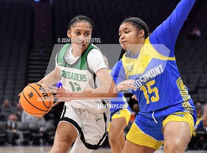 Thumbnail 1 in Grossmont vs. St. Bernard's (CIF State D4 Final) photogallery.
