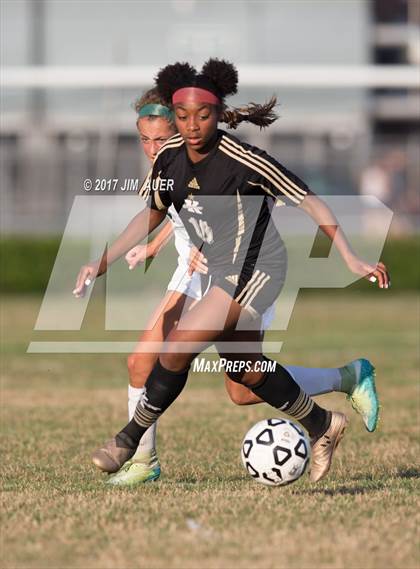 Thumbnail 2 in Cox vs. Kellam (VHSL 6A Semifinal) photogallery.
