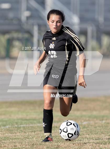 Thumbnail 2 in Cox vs. Kellam (VHSL 6A Semifinal) photogallery.