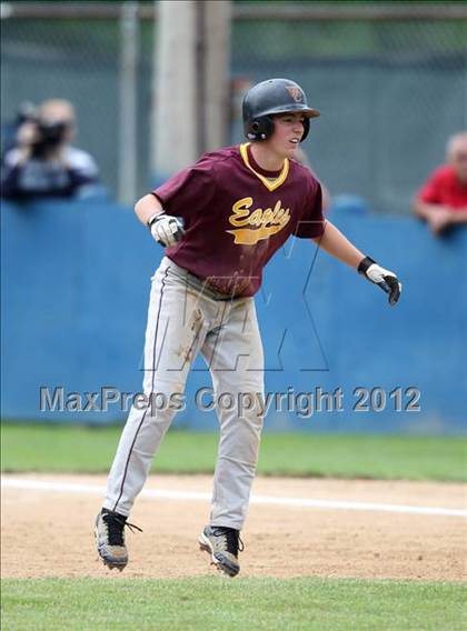 Thumbnail 3 in Oneonta vs. Wayland-Cohocton (NYSPHSAA Class B Semifinal) photogallery.