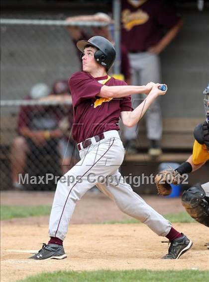 Thumbnail 2 in Oneonta vs. Wayland-Cohocton (NYSPHSAA Class B Semifinal) photogallery.