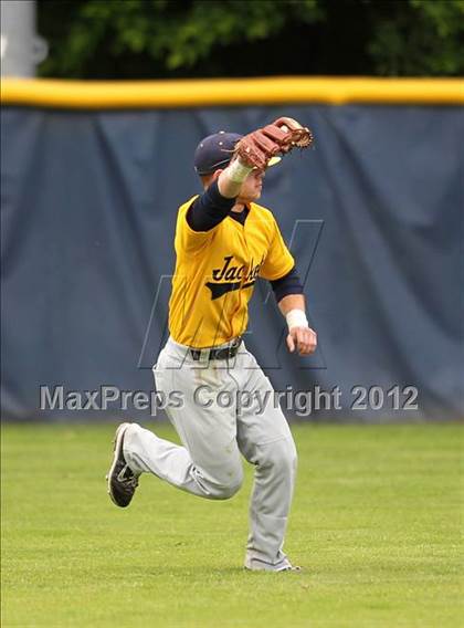 Thumbnail 2 in Oneonta vs. Wayland-Cohocton (NYSPHSAA Class B Semifinal) photogallery.