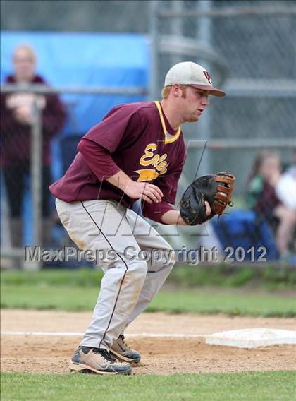 Thumbnail 2 in Oneonta vs. Wayland-Cohocton (NYSPHSAA Class B Semifinal) photogallery.