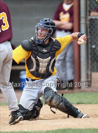 Thumbnail 2 in Oneonta vs. Wayland-Cohocton (NYSPHSAA Class B Semifinal) photogallery.