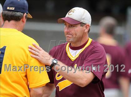 Thumbnail 3 in Oneonta vs. Wayland-Cohocton (NYSPHSAA Class B Semifinal) photogallery.